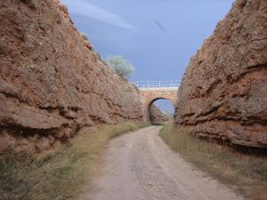 Antiguo Paso del Ferrocarril por Belchite